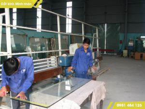 Cắt Kính Mặt Bàn