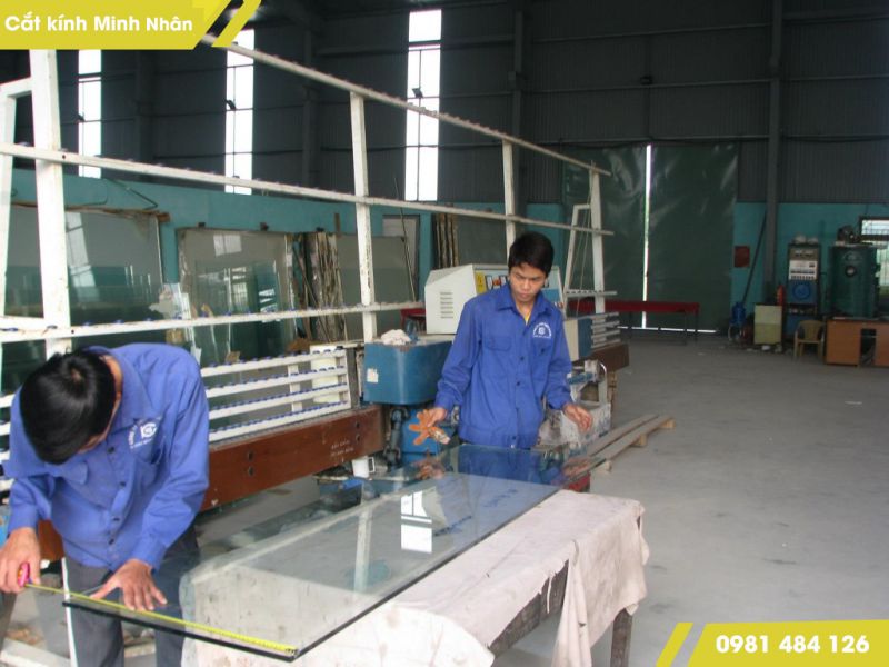 Chúng tôi cung cấp dịch vụ cắt kính chuyên nghiệp tại nhà có chất lượng tốt với mức giá thấp nhất...